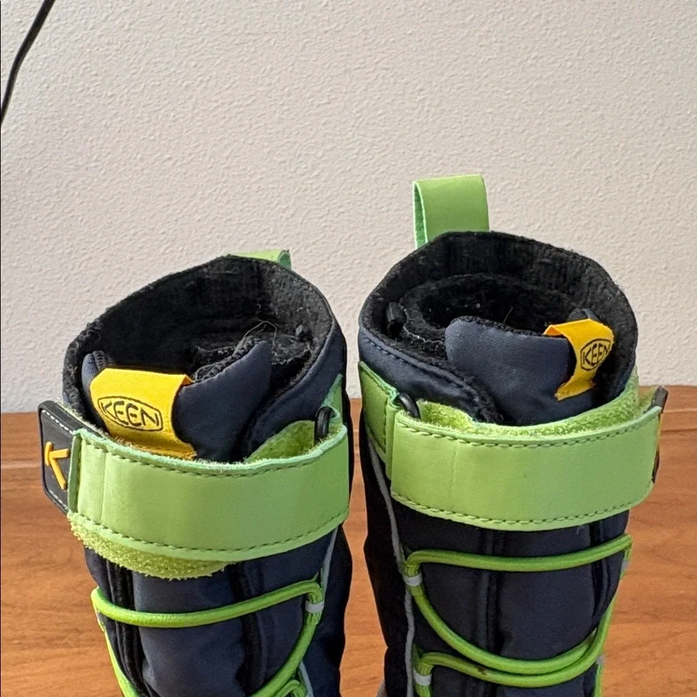 Keen Lumi Kids' Black and Lime Lined Snow Boots Size 10
